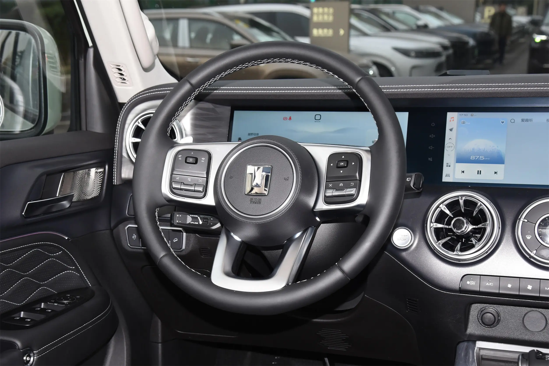 坦克300 2024款 2.0T 穿越者